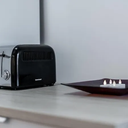 Arctic Quiet Own Yard, Sauna, Car 아파트 *