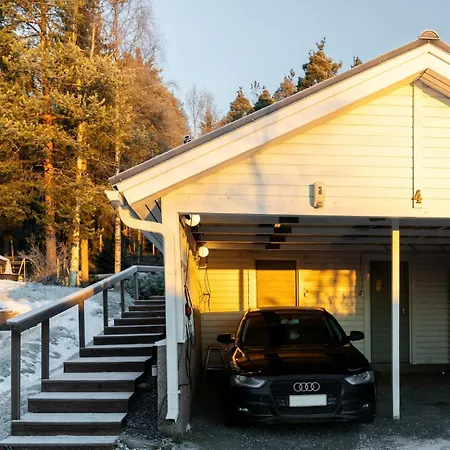 아파트 Arctic Quiet Own Yard, Sauna, Car *