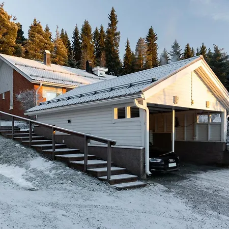 Arctic Quiet Own Yard, Sauna, Car דירה רובניימי